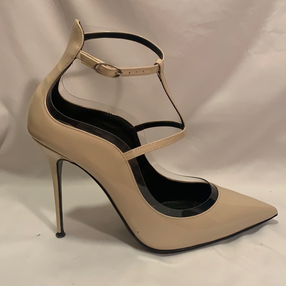 GIUSEPPE ZANOTTI nude pointed toe pumps with ankle t-strap size 40